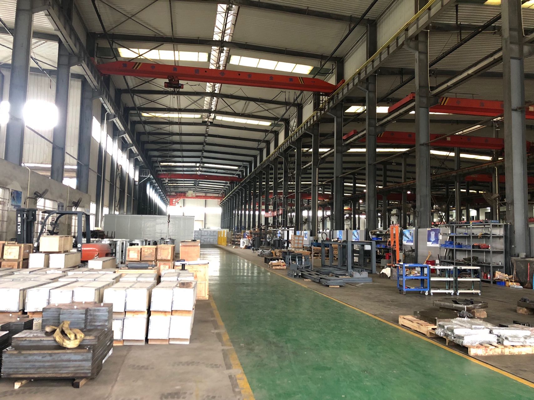 2018年1月，自建工廠投入使用，開始組建生產(chǎn)團隊